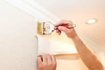 Pose de papier peint à Carennac — revêtements muraux et toiles de verre
